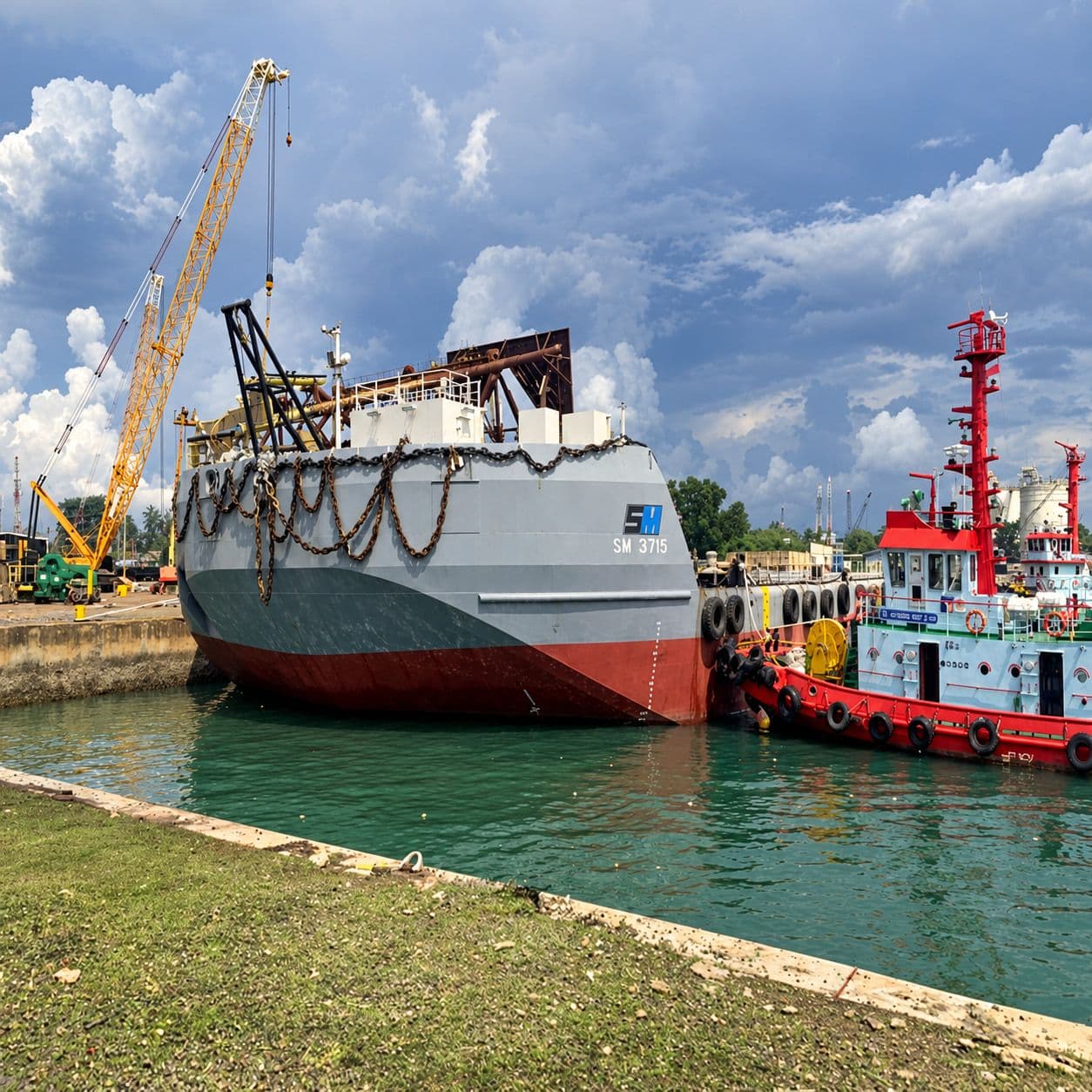 SM 3715 (2).jpg